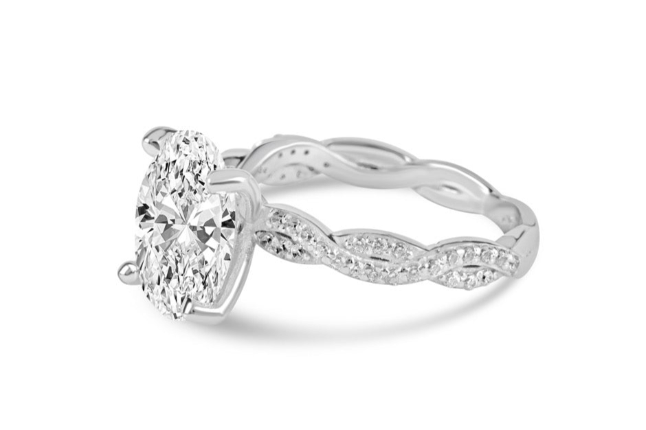 Elara Oval Twist